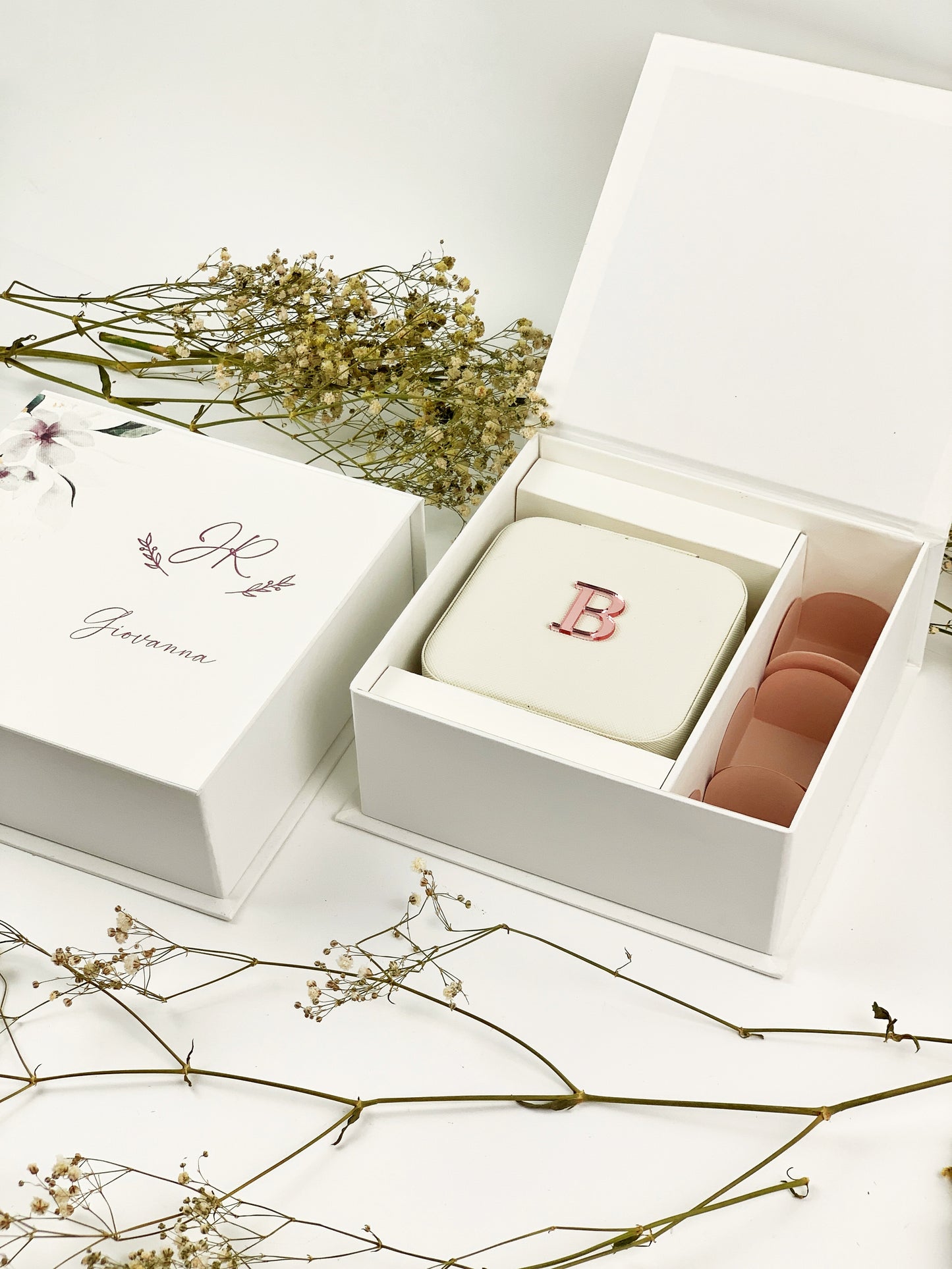 Convite padrinhos de Casamento JR Geovanna Caixa Personalizada com Docinhos e necessaire