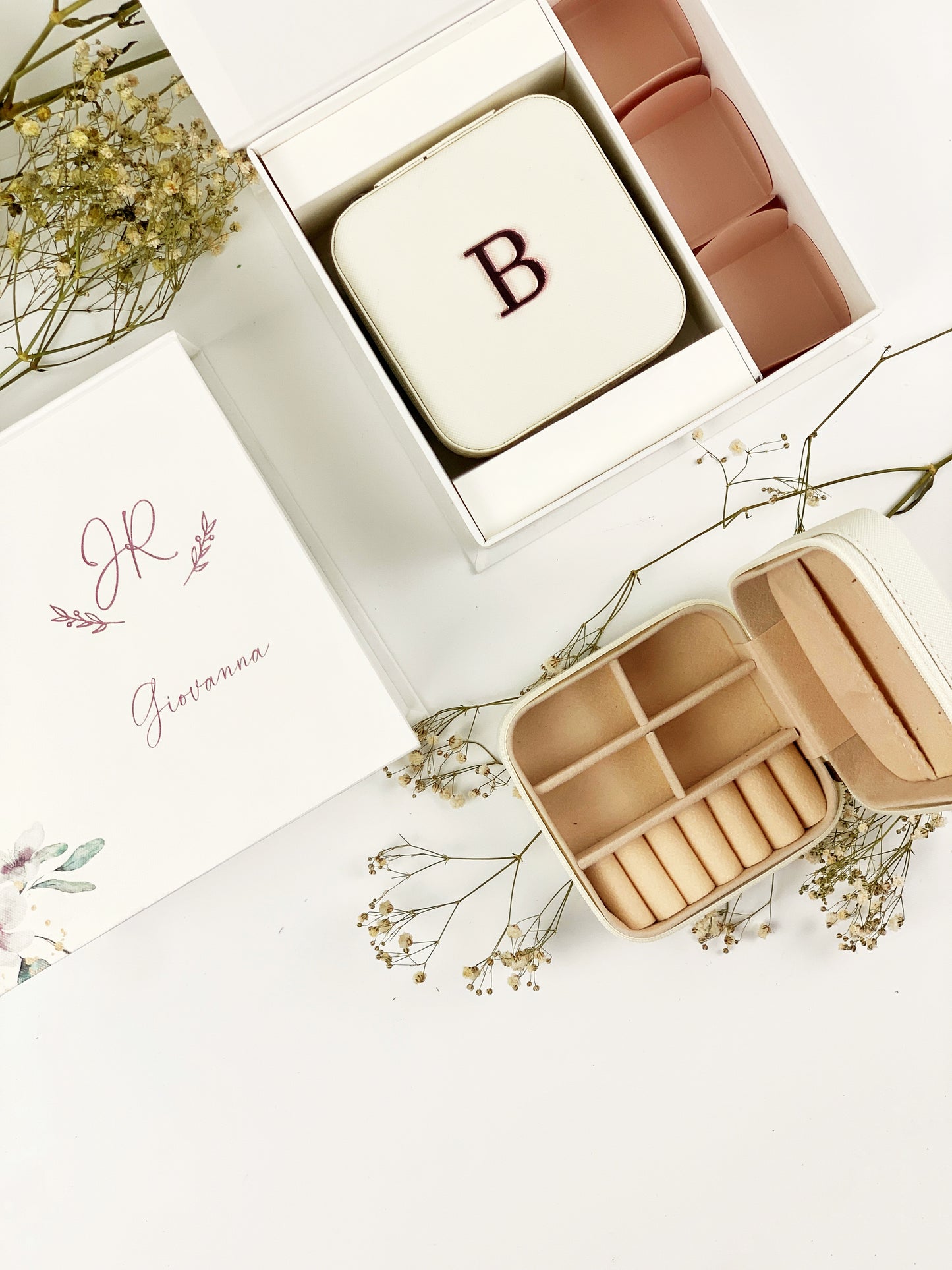 Convite padrinhos de Casamento JR Geovanna Caixa Personalizada com Docinhos e necessaire