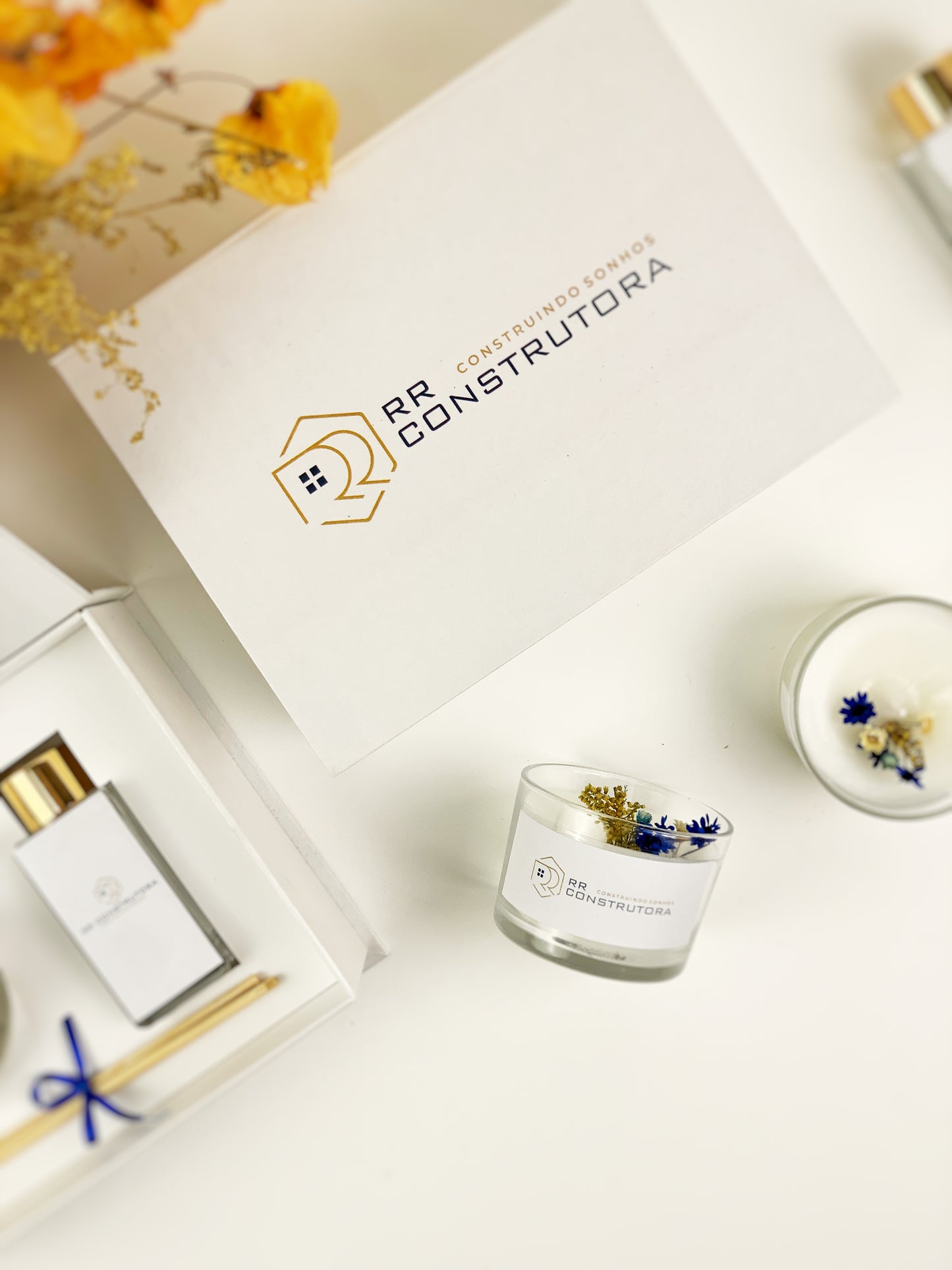 Presskit corporativo com vela artesanal e difusor RR