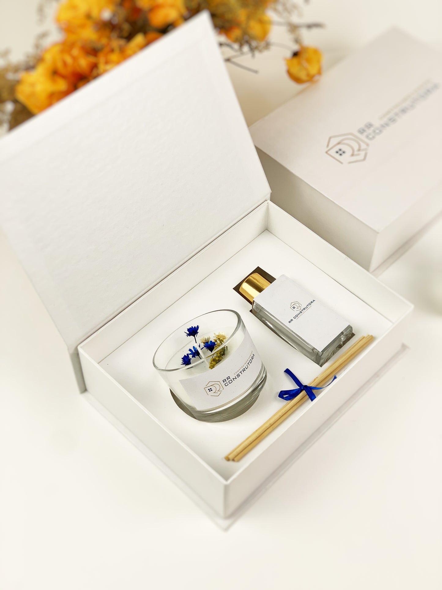 Presskit corporativo com vela artesanal e difusor RR