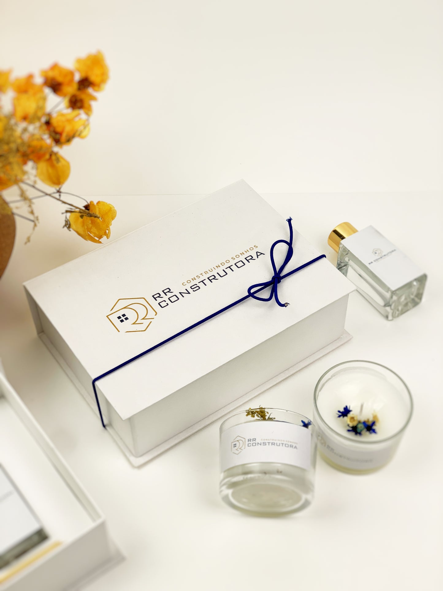 Presskit corporativo com vela artesanal e difusor RR