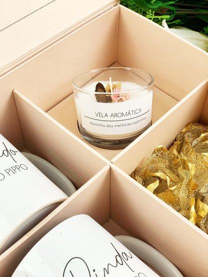 Caixa kit convite padrinhos batizado com canecas vela aromática forminhas e baby chandon - papelraro